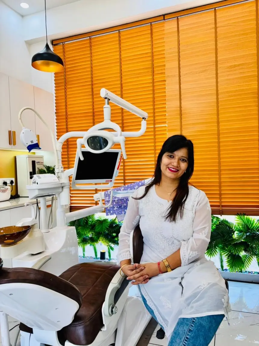 Dr. Arti Kumari in the treatment room at Dantiki Dental Clinic